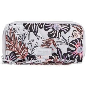 Vera Bradley Factory Style Ultralight RFID Accordion Wristlet